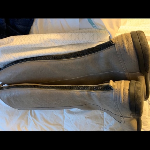 Gucci leather boots - Picture 2 of 7